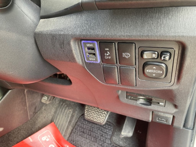 TOYOTA PRIUS 2014