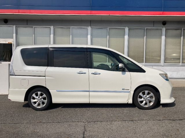 NISSAN SERENA 2013