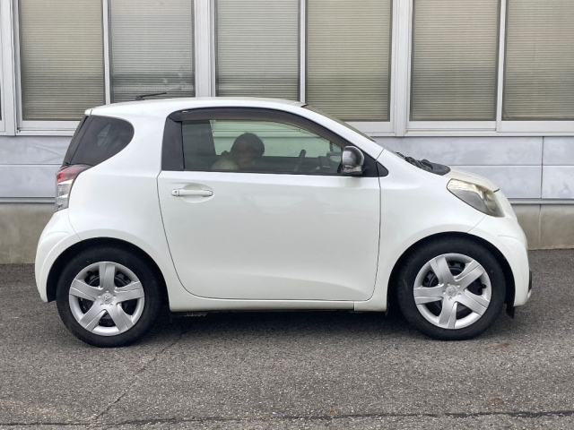 TOYOTA IQ 2012