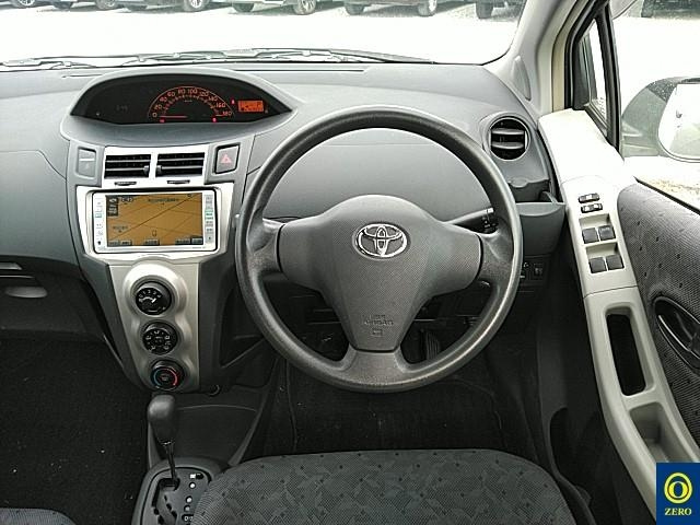TOYOTA VITZ 2008