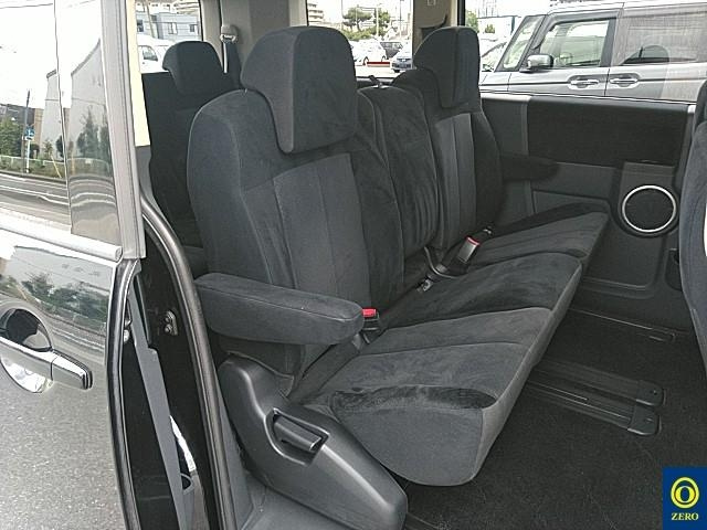 MITSUBISHI DELICA D5 2009