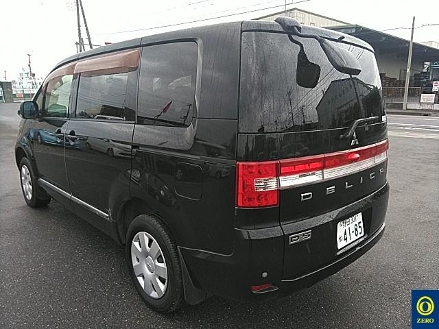 MITSUBISHI DELICA D5 2009