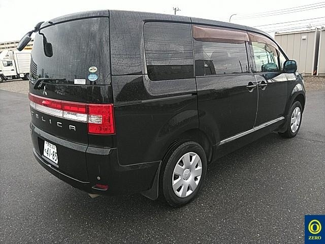 MITSUBISHI DELICA D5 2009