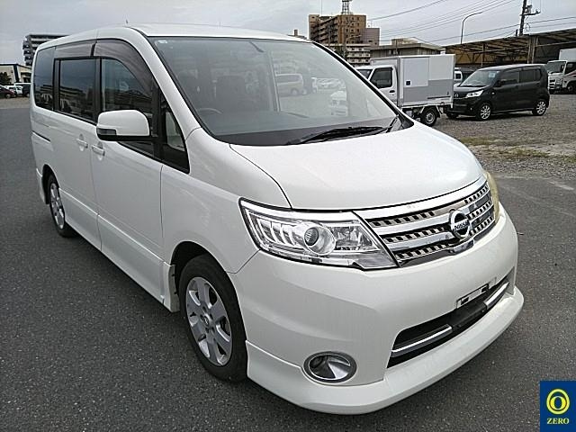 NISSAN SERENA 2010