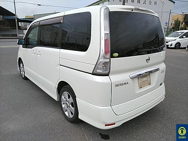 NISSAN SERENA 2010