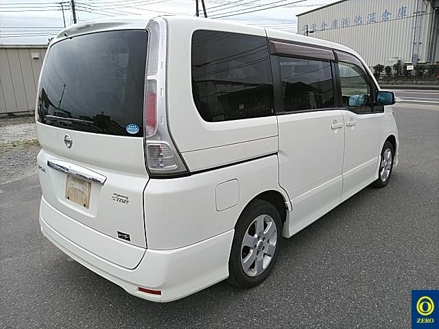 NISSAN SERENA 2010