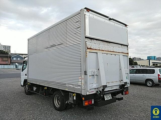 MITSUBISHI CANTER 2011