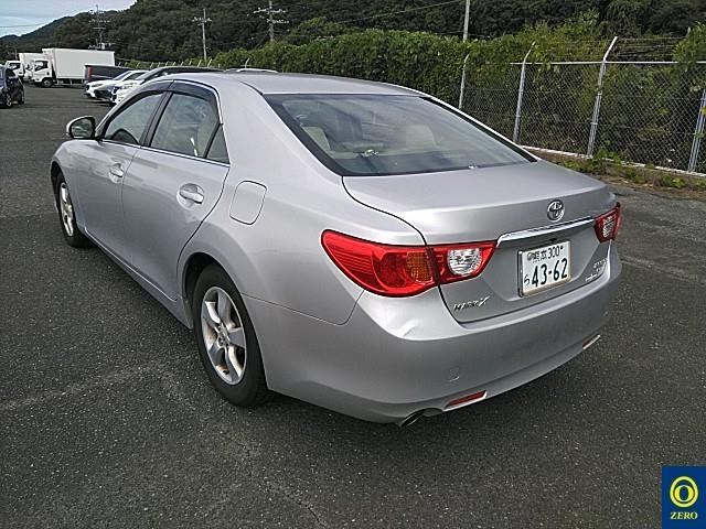 TOYOTA MARK X 2011