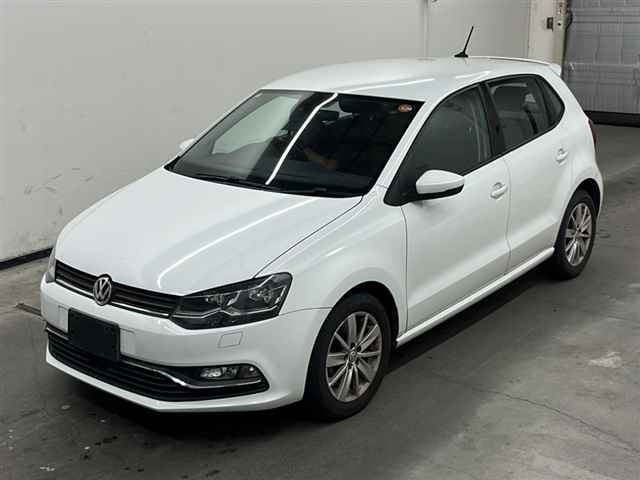 VOLKSWAGEN POLO 2016
