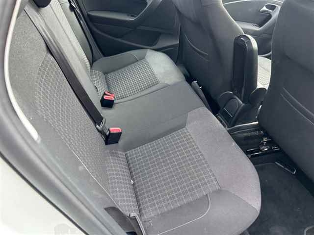 VOLKSWAGEN POLO 2016