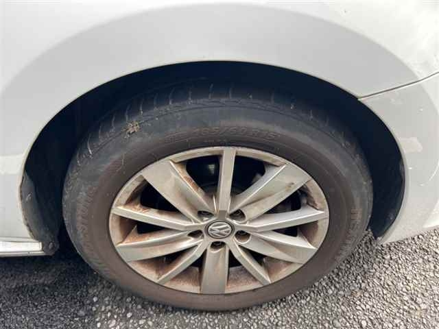 VOLKSWAGEN POLO 2016