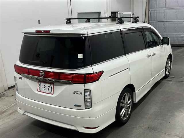NISSAN ELGRAND 2011