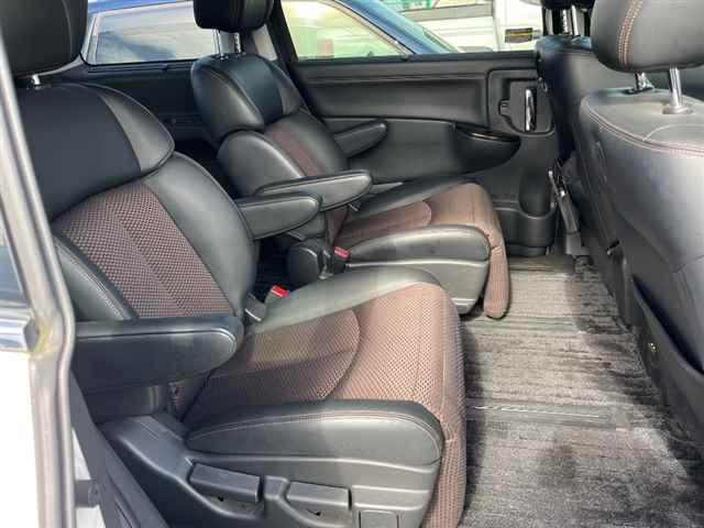 NISSAN ELGRAND 2011