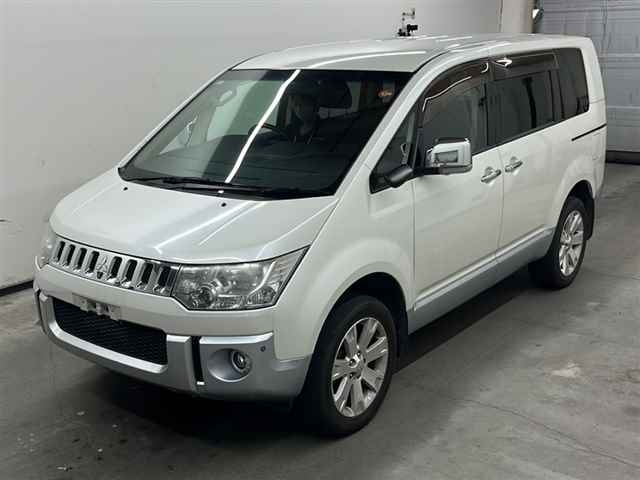 MITSUBISHI DELICA D5 2010