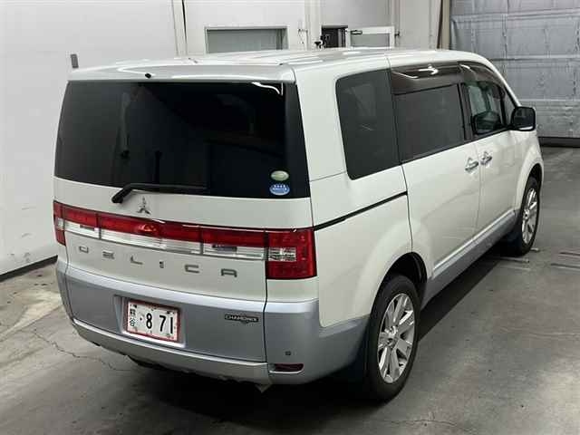 MITSUBISHI DELICA D5 2010