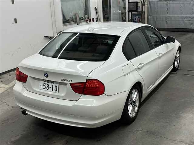 BMW 3 SERIES 2010