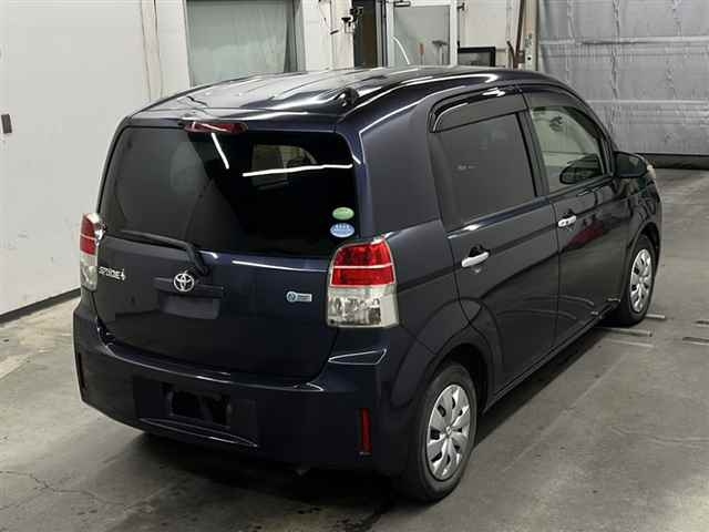 TOYOTA SPADE 2012