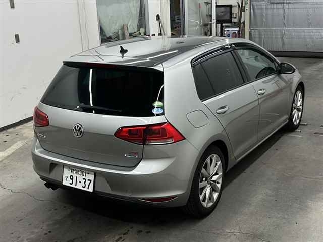 VOLKSWAGEN GOLF 2017