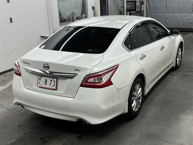 NISSAN TEANA 2015