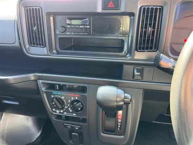 DAIHATSU HIJET VAN 2018