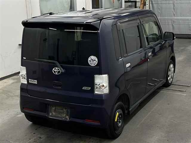 TOYOTA PIXIS SPACE 2014