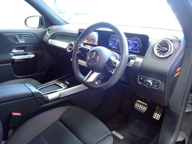 MERCEDES BENZ EQB 2024