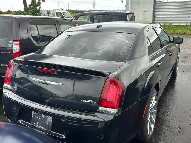 CHRYSLER 300 2015