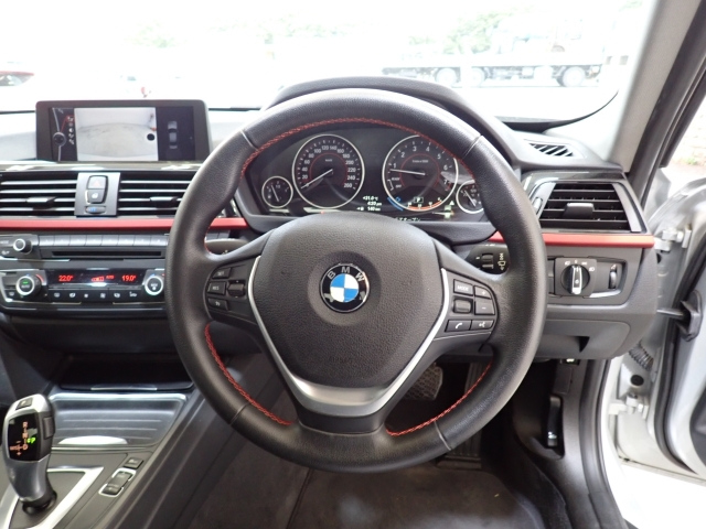 BMW 3 SERIES 2012
