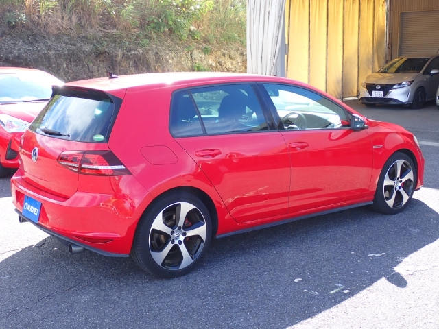 VOLKSWAGEN GOLF 2014