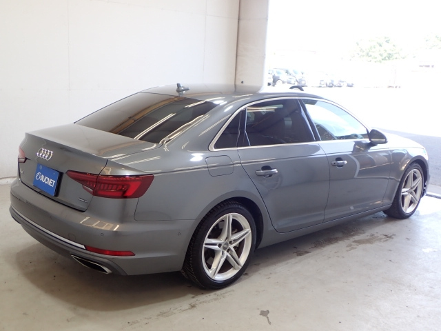 AUDI A4 2019