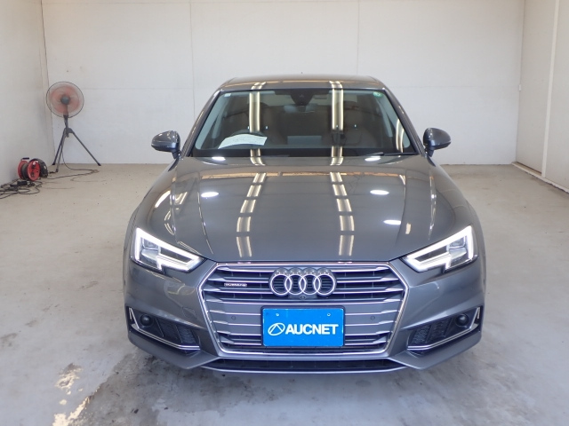 AUDI A4 2019