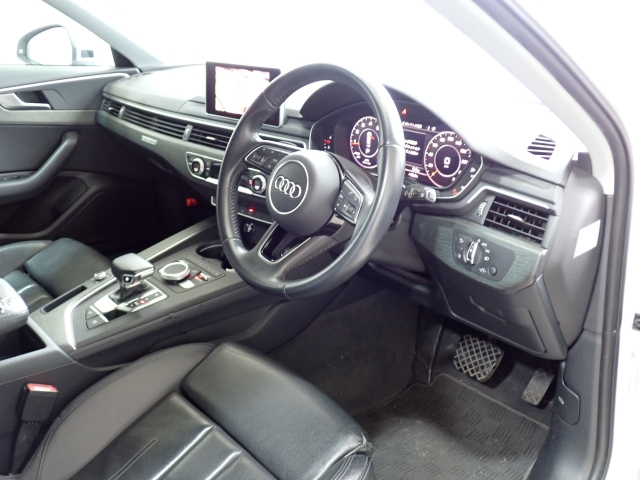 AUDI A4 2020