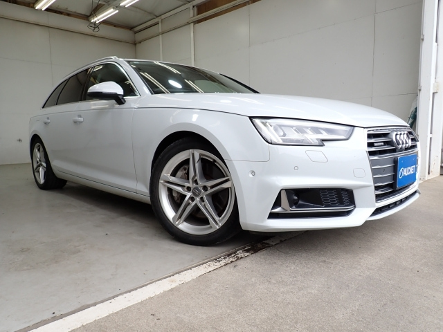 AUDI A4 2020