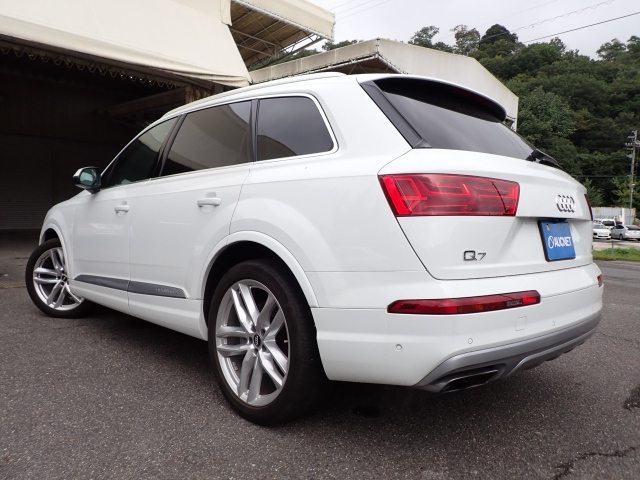 AUDI Q7 2017