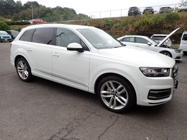 AUDI Q7 2017