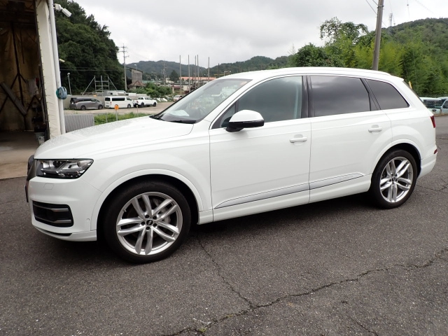 AUDI Q7 2017