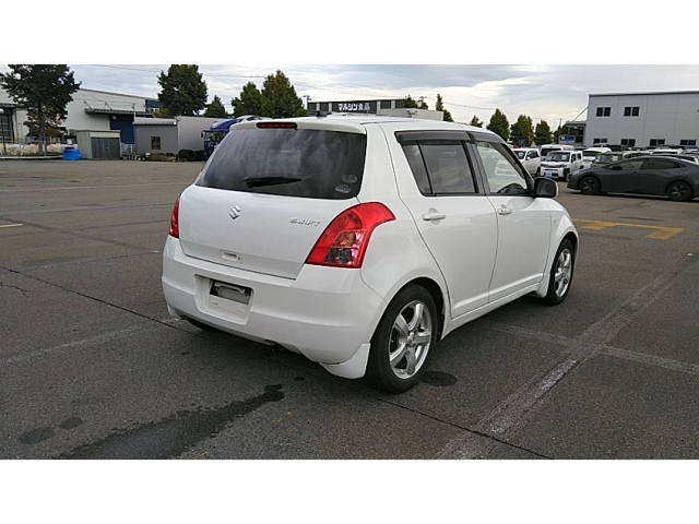 SUZUKI SWIFT 2010