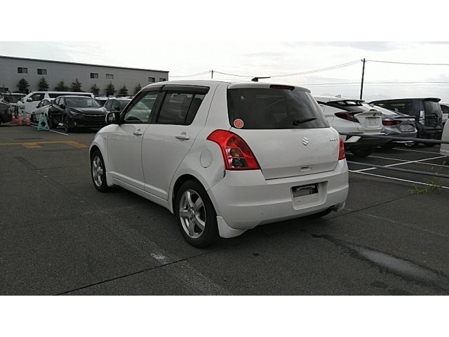 SUZUKI SWIFT 2010