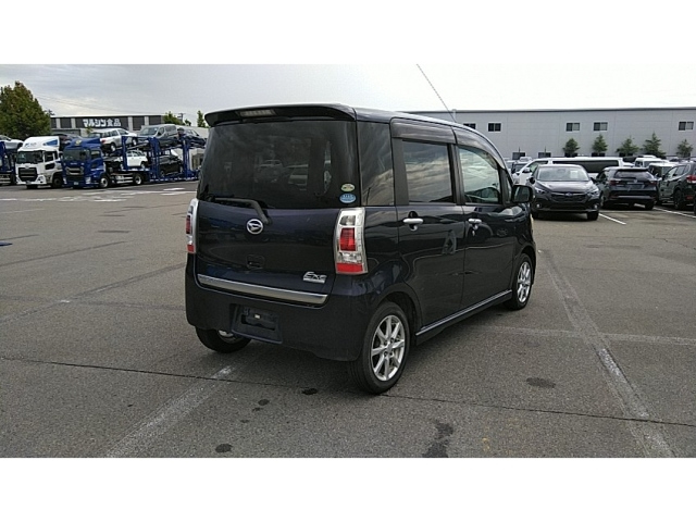 DAIHATSU TANTO EXE 2011