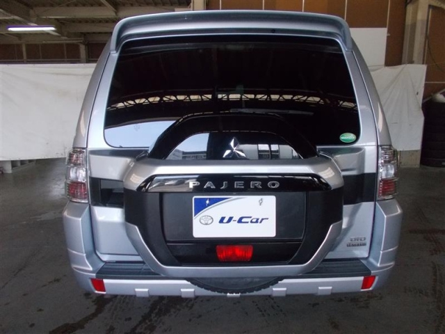 MITSUBISHI PAJERO 2014