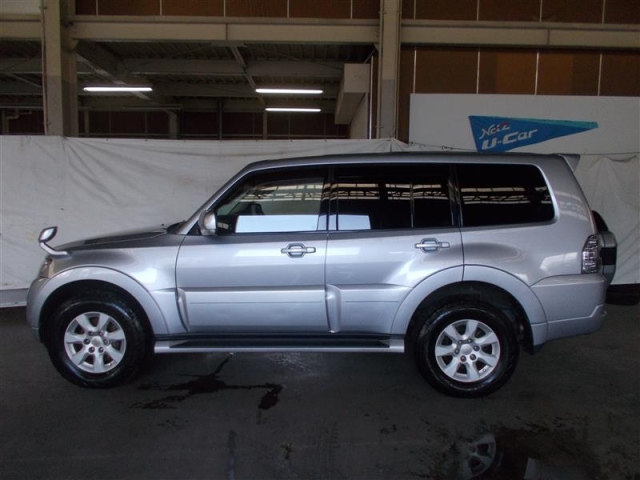MITSUBISHI PAJERO 2014