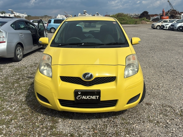 TOYOTA VITZ 2010