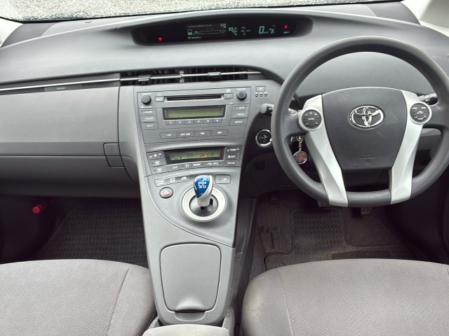 TOYOTA PRIUS 2010