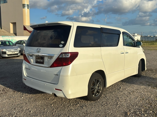 TOYOTA ALPHARD 2008