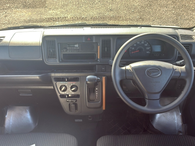 DAIHATSU HIJET VAN 2019