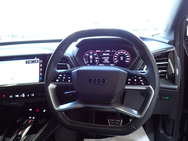AUDI Q4 2024