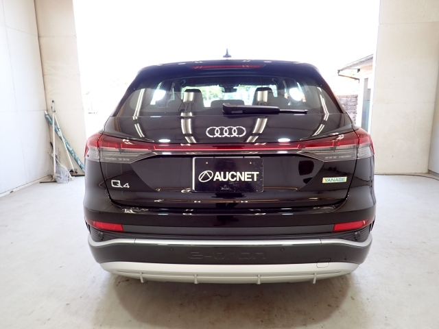 AUDI Q4 2024