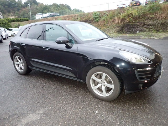 PORSCHE MACAN 2018