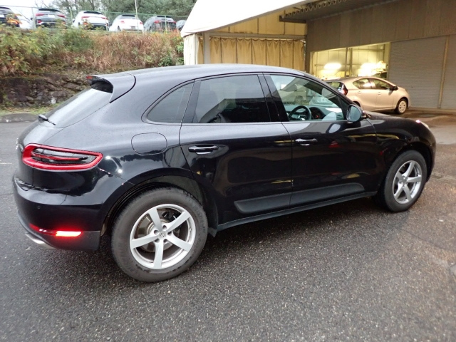 PORSCHE MACAN 2018