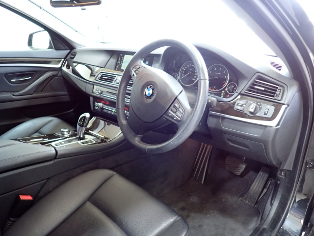 BMW 5 SERIES 2011